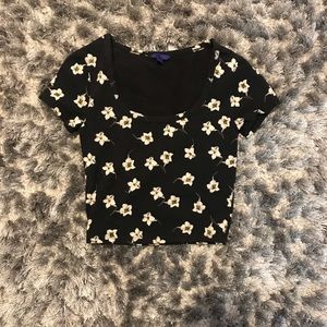 Black/White Aeropostale Crop Top!